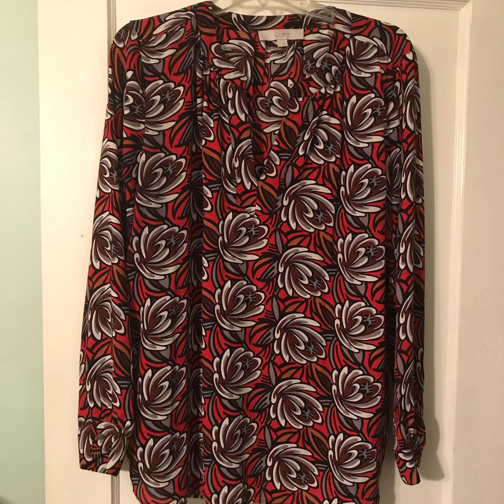 Gorgeous Loft printed blouse